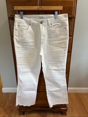 d. jeans White Cropped Straight-Leg Jeans with Raw Hem